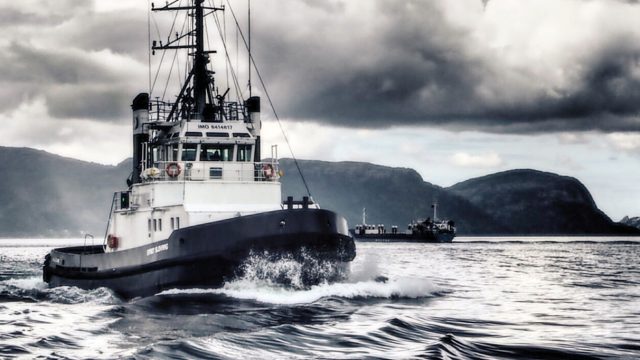 – Norske marinefartøy tar for store sjanser